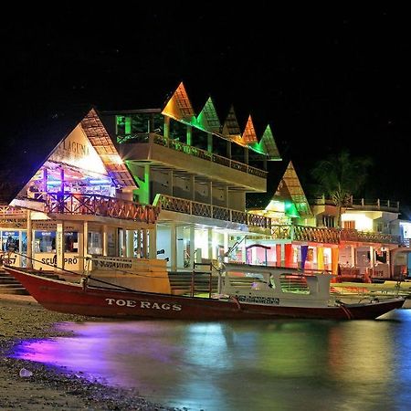 Lalaguna Beach Club And Dive Centre Puerto Galera Bagian luar foto