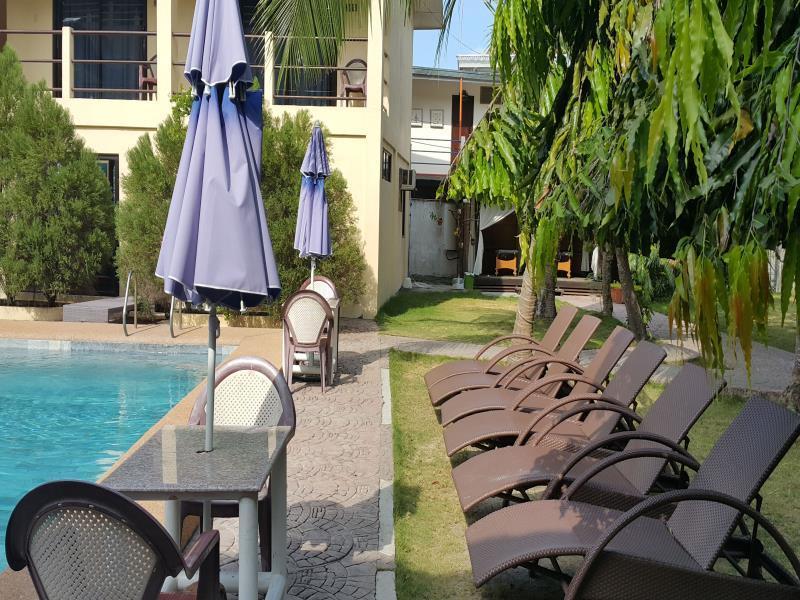 Lalaguna Beach Club And Dive Centre Puerto Galera Bagian luar foto